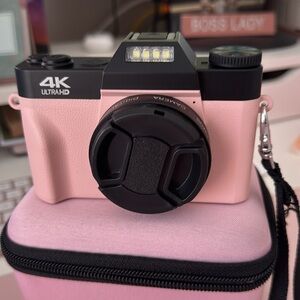 Digital Camera - 4K ultra HD - no SD card provided